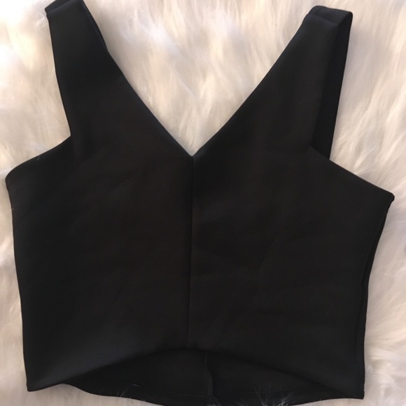 Foreign Exchange Tops - Crop top